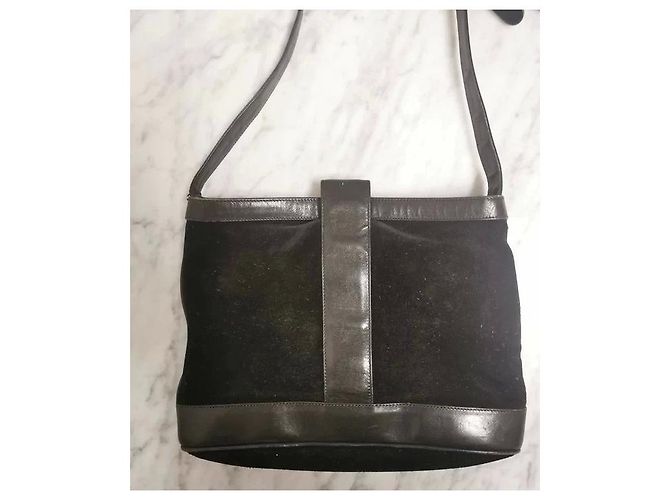 Bolsa Gucci de camurça e couro preto liso com fivela GG - vista 2