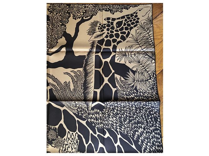Piazza Hermès Le tre giraffe/Le tre Grazie Beige - vista 4