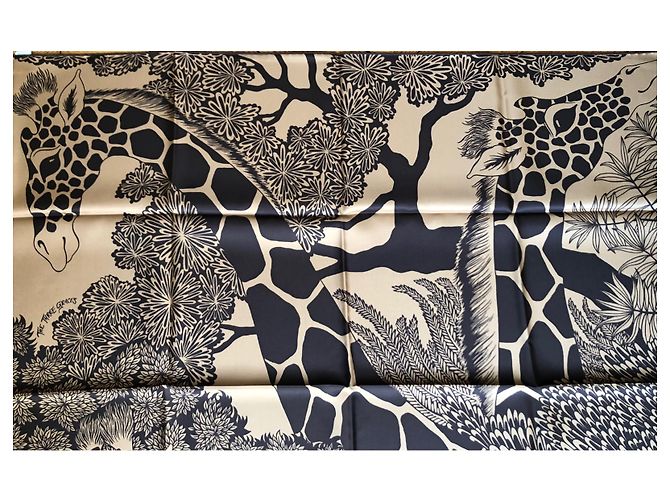 Piazza Hermès Le tre giraffe/Le tre Grazie Beige - vista 5