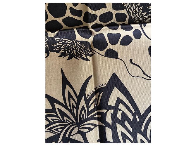 Piazza Hermès Le tre giraffe/Le tre Grazie Beige - vista 8