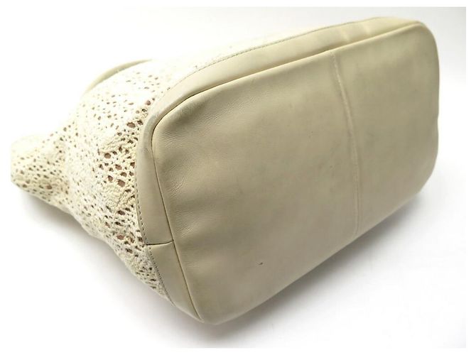 LANCEL FRENCH FLAIR UMA BOLSA06118 EM COURO ECRU E RENDA + BOLSA - vista 3