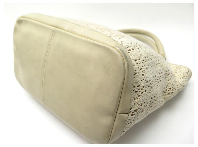 LANCEL FRENCH FLAIR UMA BOLSA06118 EM COURO ECRU E RENDA + BOLSA - vista 4