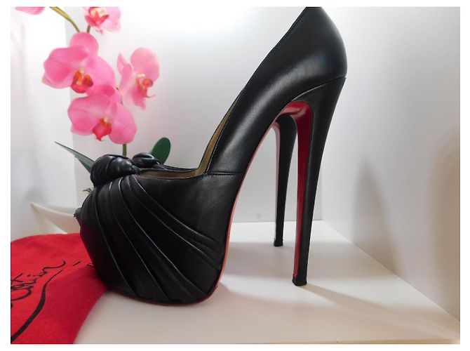 Décolleté Christian Louboutin Lady Gres 20 ans 38 Nero - vista 2
