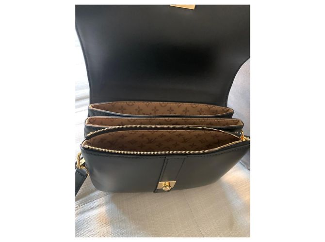 Louis Vuitton Rendez-Vous Bag Black Leather - view 5