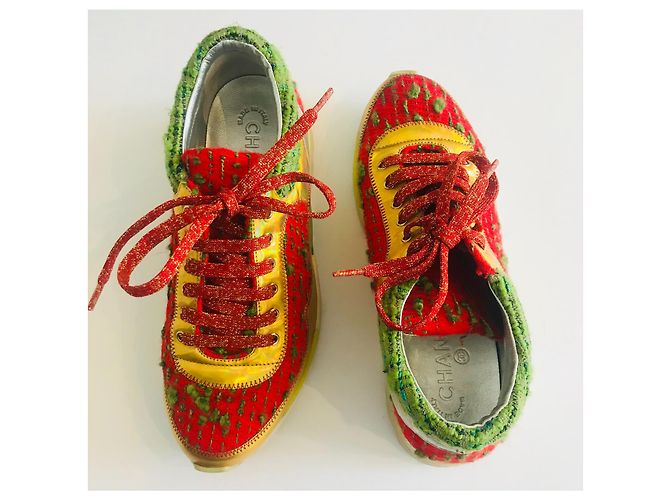 Sneakers Chanel in tweed e pelle metallizzata rosso verde oro D'oro - vista 10