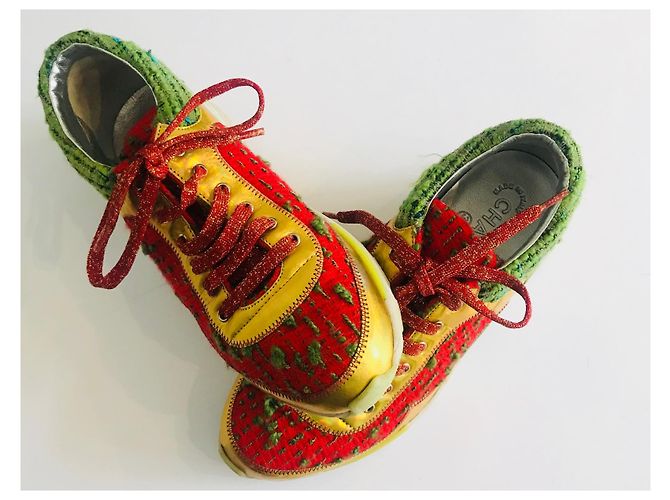 Sneakers Chanel in tweed e pelle metallizzata rosso verde oro D'oro - vista 12