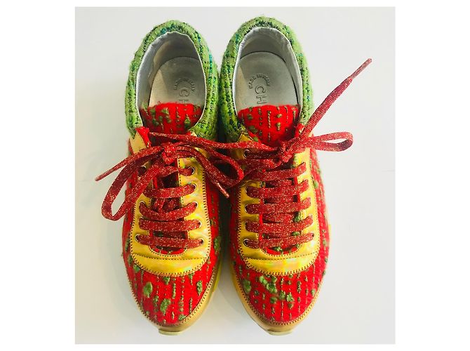 Sneakers Chanel in tweed e pelle metallizzata rosso verde oro D'oro - vista 5