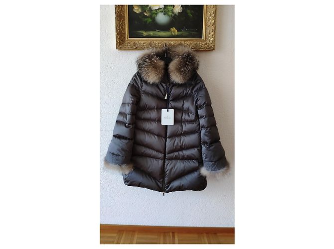 ABRIGO DE PLUMAS MONCLER CANTINS DE LARGO MEDIO CON CAPUCHA. - vista 5