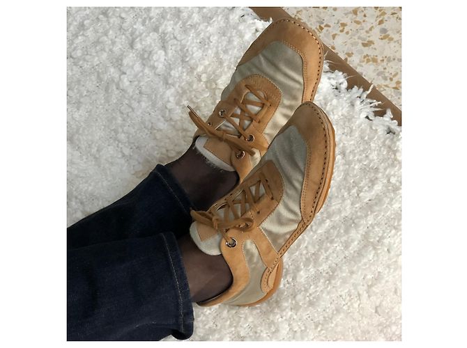 Tod's Sneaker aus Kamel-Nubuk und beige Canvas - Ansicht 5