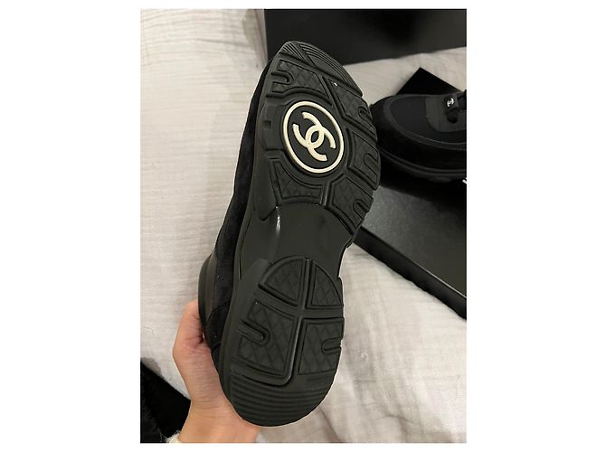 Chanel Low-Top-Sneaker CC Triple Black Suede Schwarz - Ansicht 3