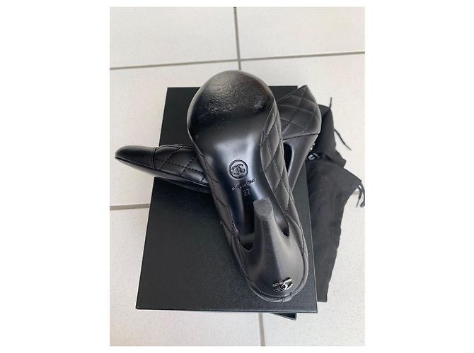 Cambon Décolleté Chanel in pelle nera Nero - vista 4