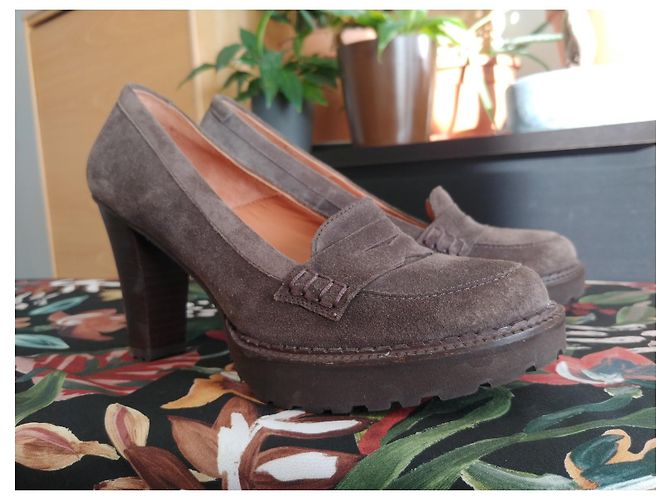 Autre Marque Taupefarbene Wildlederschuhe 9 cm Größe 38 Braun - Ansicht 5