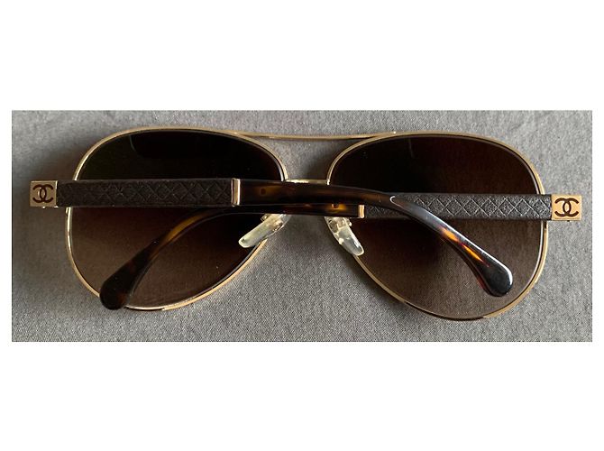 Occhiali da sole aviator Chanel oro Gold hardware - vista 11