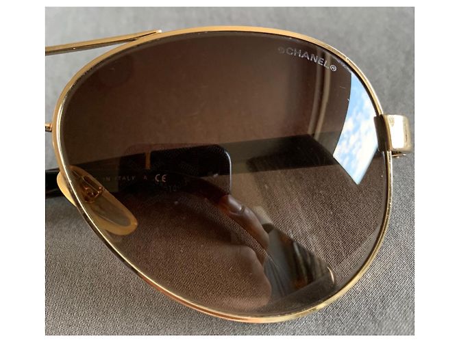 Occhiali da sole aviator Chanel oro Gold hardware - vista 5