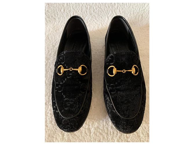 Mocassini Gucci in pelle nera con morsetto dorato Nero - vista 2