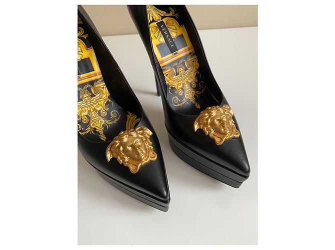 Décolleté con plateau Medusa Palazzo Versace pelle nera Nero - vista 10