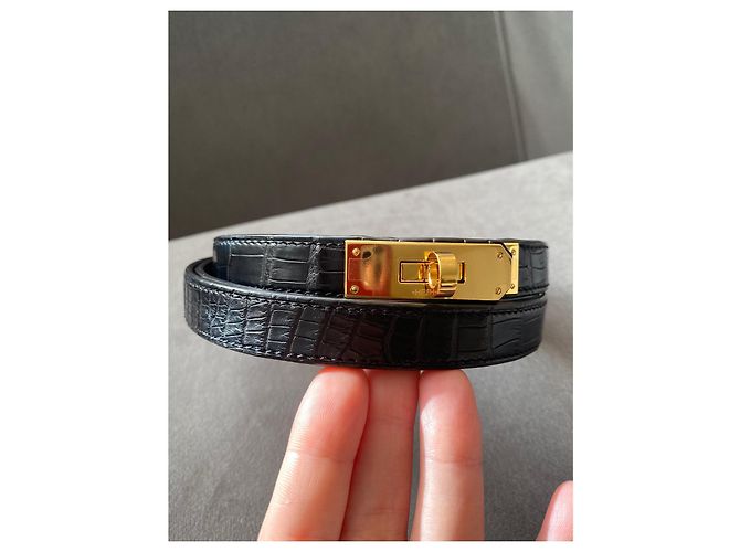 Hermès Kelly Gürtel aus schwarzem Alligatorleder - Ansicht 2