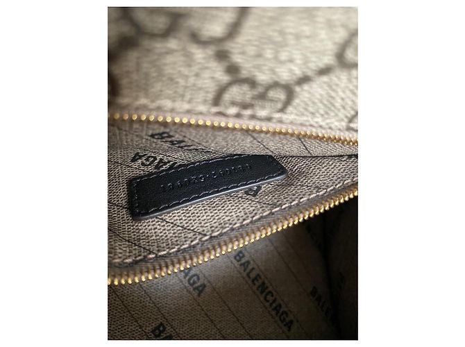 Gucci x Balenciaga Borsa per progetti hacker a clessidra Beige - vista 9