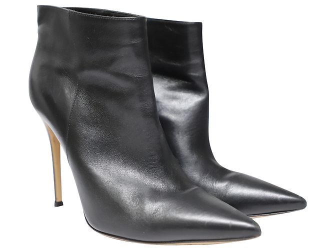 Botines con Cremallera Gianvito Rossi en Cuero Negro - vista 3