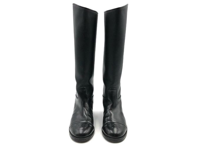 Chanel riding boots in black leather - view 3