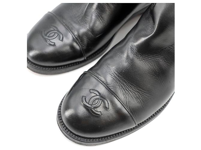 Chanel riding boots in black leather - view 6
