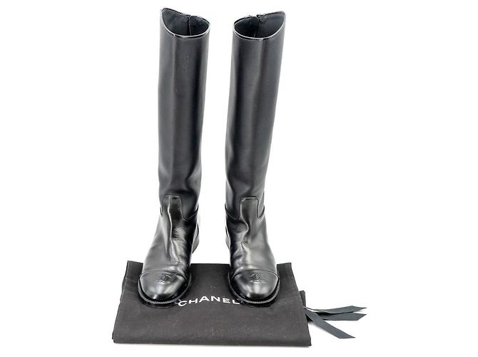Chanel riding boots in black leather - view 7