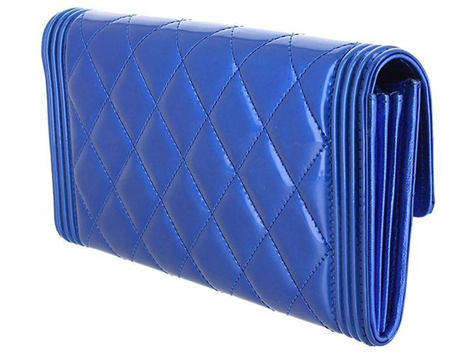 Cartera de charol azul Matelasse Boy de Chanel - vista 2