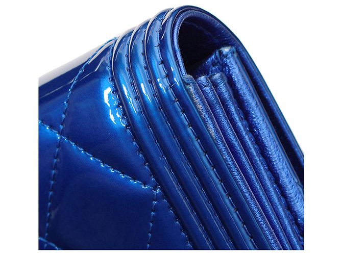 Cartera de charol azul Matelasse Boy de Chanel - vista 7