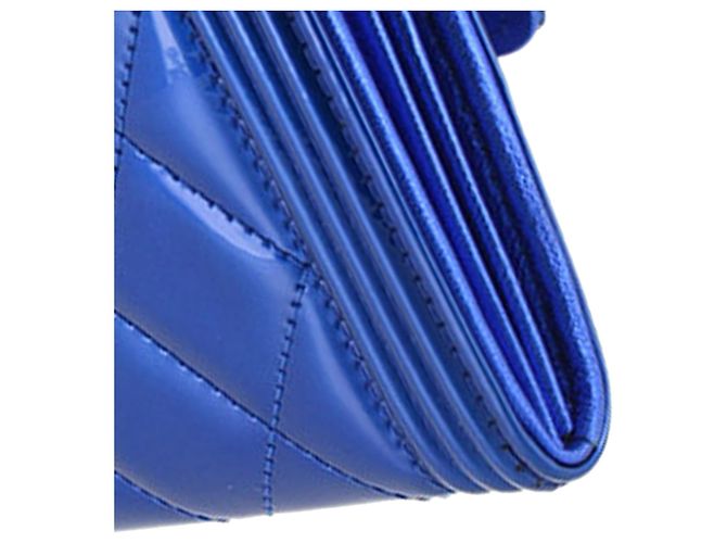 Cartera de charol azul Matelasse Boy de Chanel - vista 8