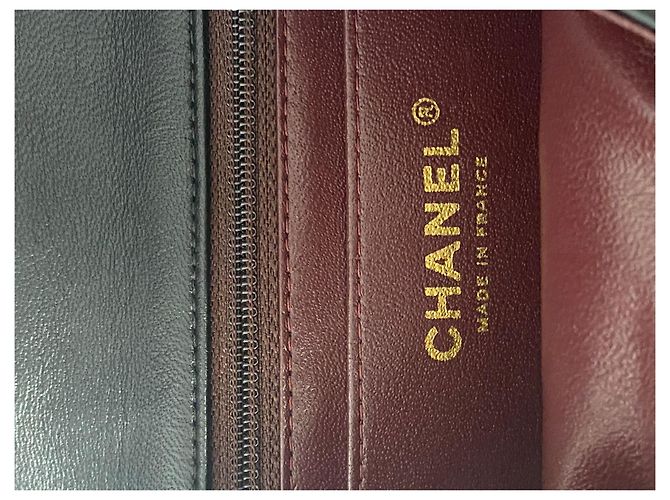 Mini bolsa com aba retangular Chanel acolchoada em couro de cordeiro preto - vista 6
