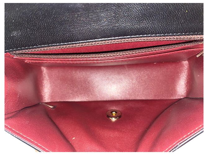 Mini bolsa com aba retangular Chanel acolchoada em couro de cordeiro preto - vista 7