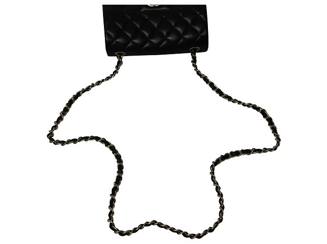 Mini bolsa com aba retangular Chanel acolchoada em couro de cordeiro preto - vista 9