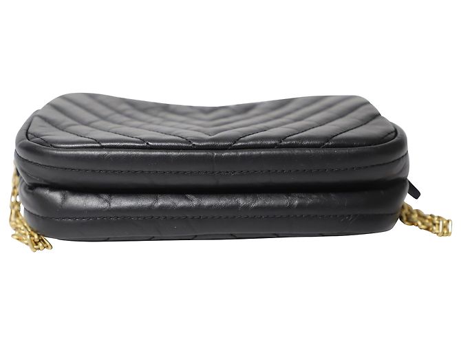 Chanel Small Reissue Camera Bag in Black Leather - view 5