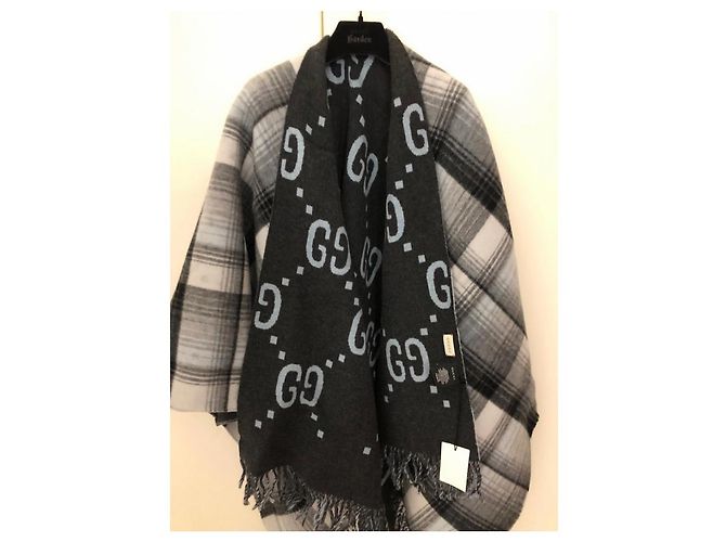 GUCCI Wendeponcho GG Wolle Graphit/Grau neu mit Etikett - Ansicht 6