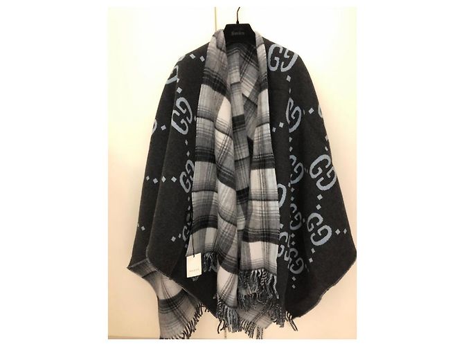 GUCCI Wendeponcho GG Wolle Graphit/Grau neu mit Etikett - Ansicht 7