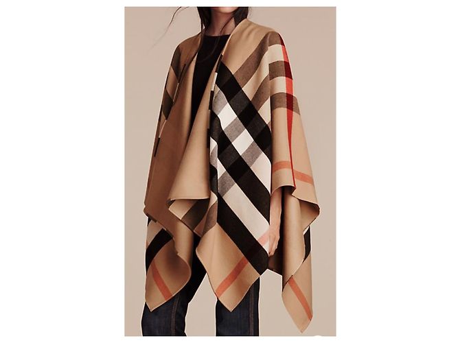 Burberry CAPE PONCHO CAMEL 100% REVERSIBLE MERINO WOOL NEW WITH TAG - view 2