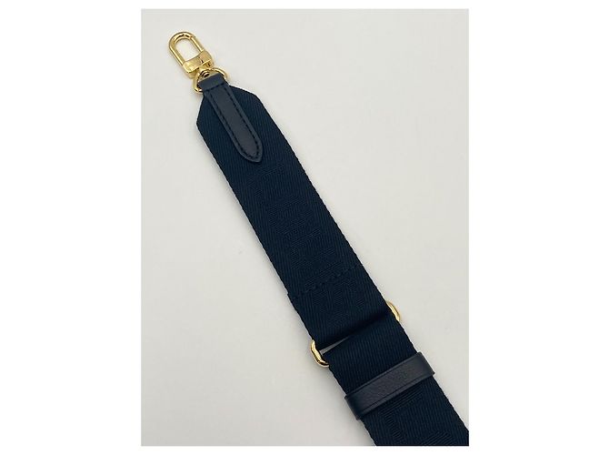 Nueva bandolera negra Louis Vuitton Coussin Negro - vista 7