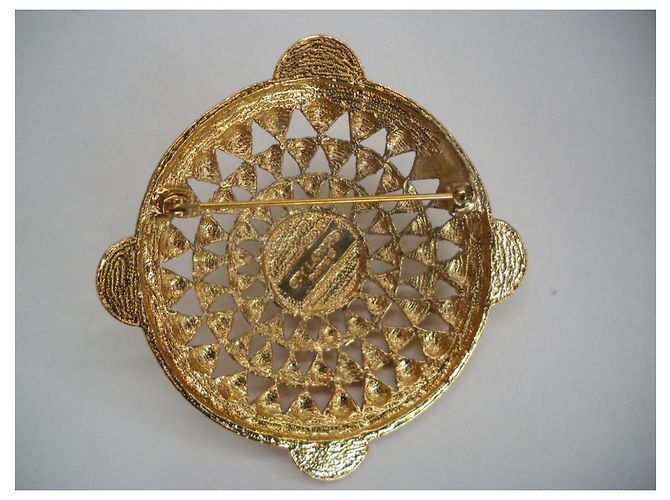 Guy Laroche Golden Brooch - view 2
