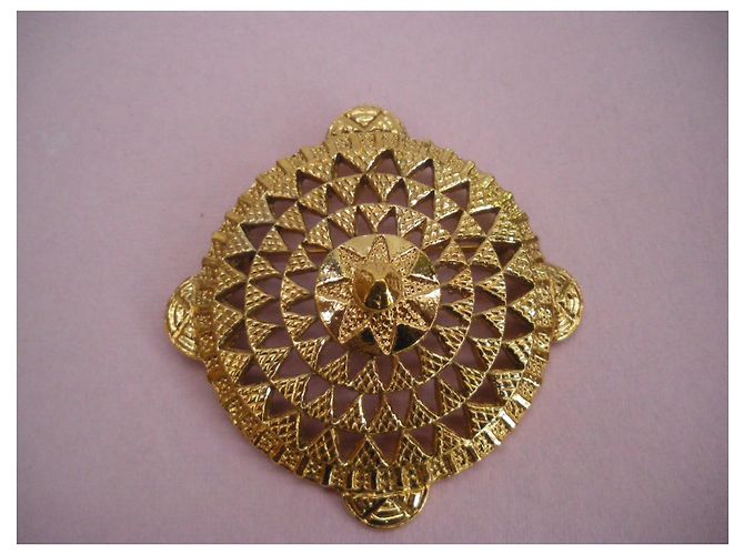 Guy Laroche Golden Brooch - view 3