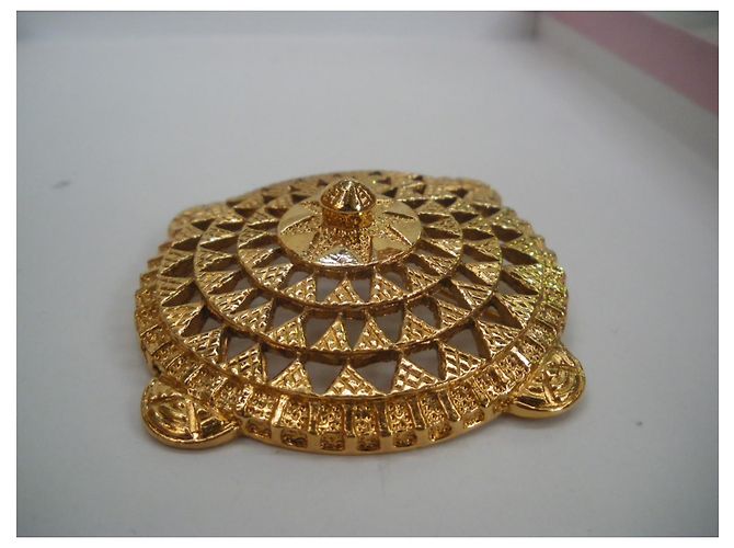Guy Laroche Golden Brooch - view 4