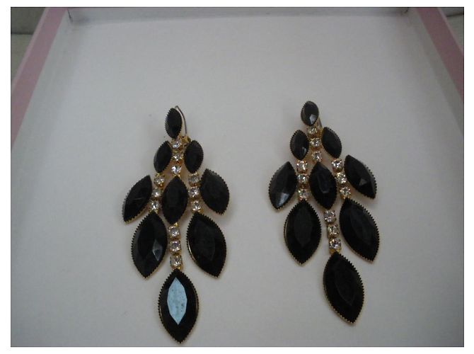 Autre Marque Brincos de metal com cristal lapidado e strass preto - vista 3