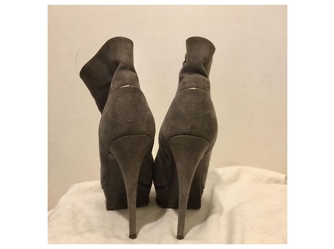 Yves Saint Laurent Tronchetto Triptoo in grigio fumo e argento - vista 7