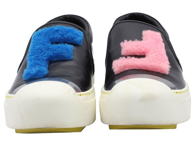 Fendi FF Shearling Fur Slip-On Sneaker aus schwarzem Leder - Ansicht 2