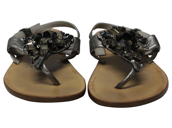 Vera Wang Sandali Piatti a T Bar con Strass Lavanda in Pelle Argento Metallico - vista 2