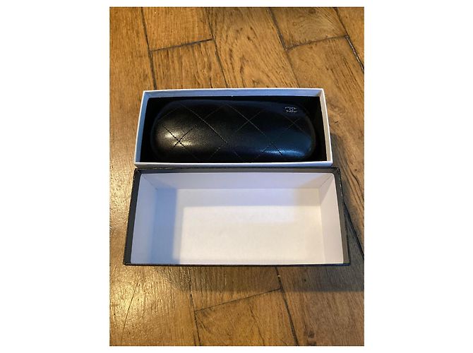 Chanel Runde Sonnenbrille, Metall & Kunstperlen Hellbraun - Ansicht 11
