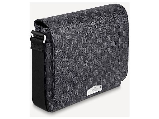 Louis Vuitton District PM Damier Graphite Sac Messager Gris Cuir - vue 4