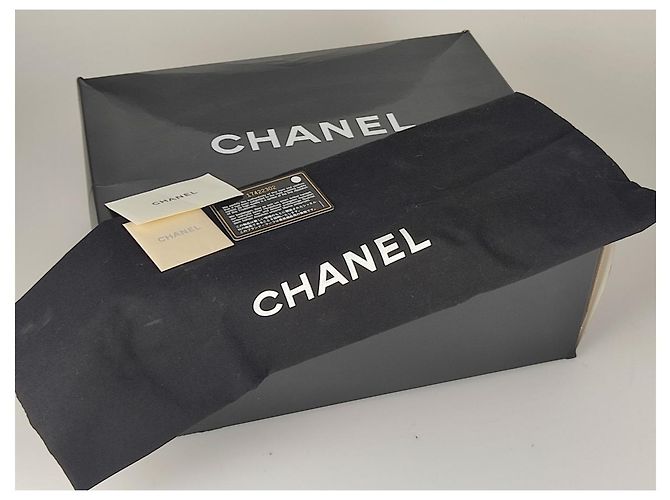 Chanel borsa a spalla matelassé 31 Rue Cambon Nero Beige - vista 14