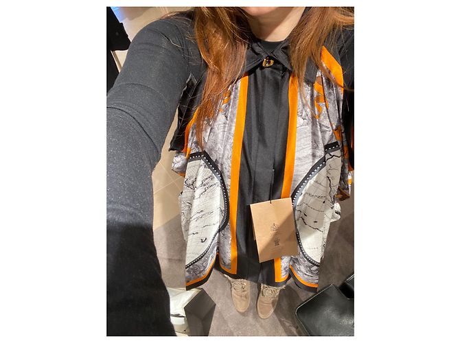 Top in seta Burberry Nero Arancione Multicolore - vista 8