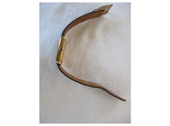 Reloj Lancel rectangular chapado en oro con correa de piel - vista 3