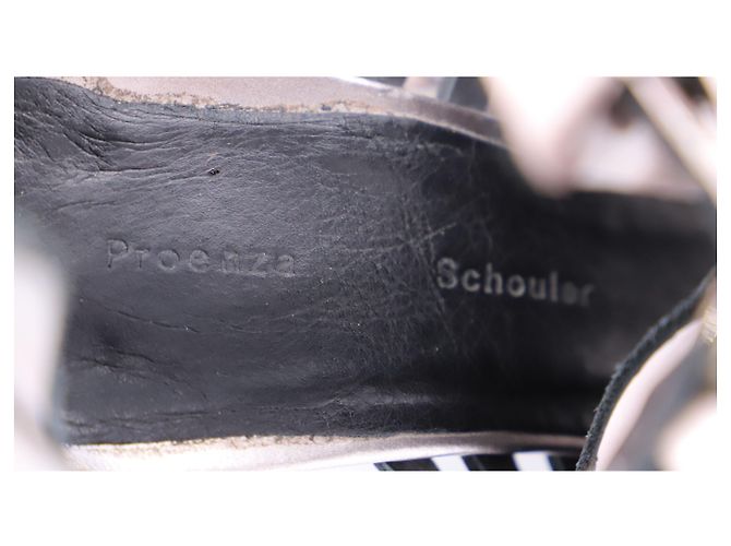 Tacones Cage de Proenza Schouler en charol plateado - vista 17